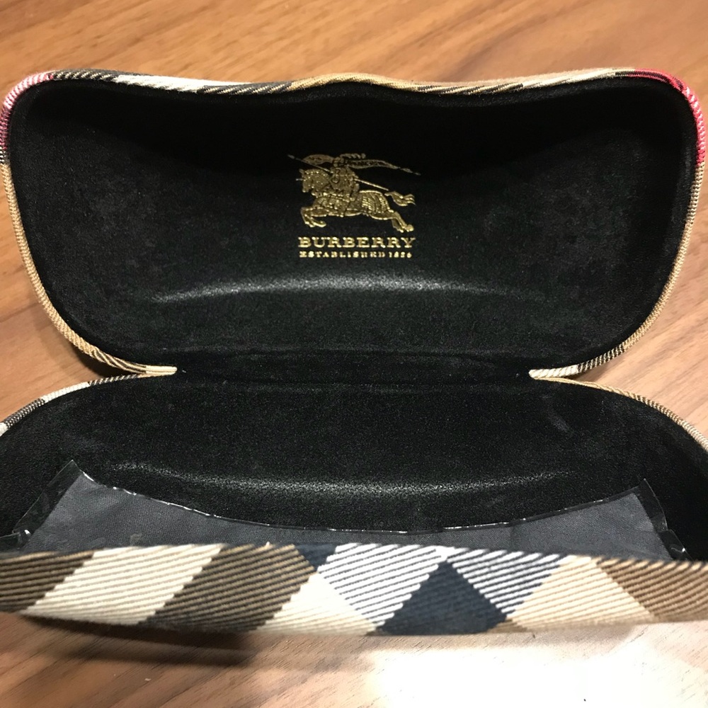 Burberry red sunglasses frame & case - Picture 6 of 6